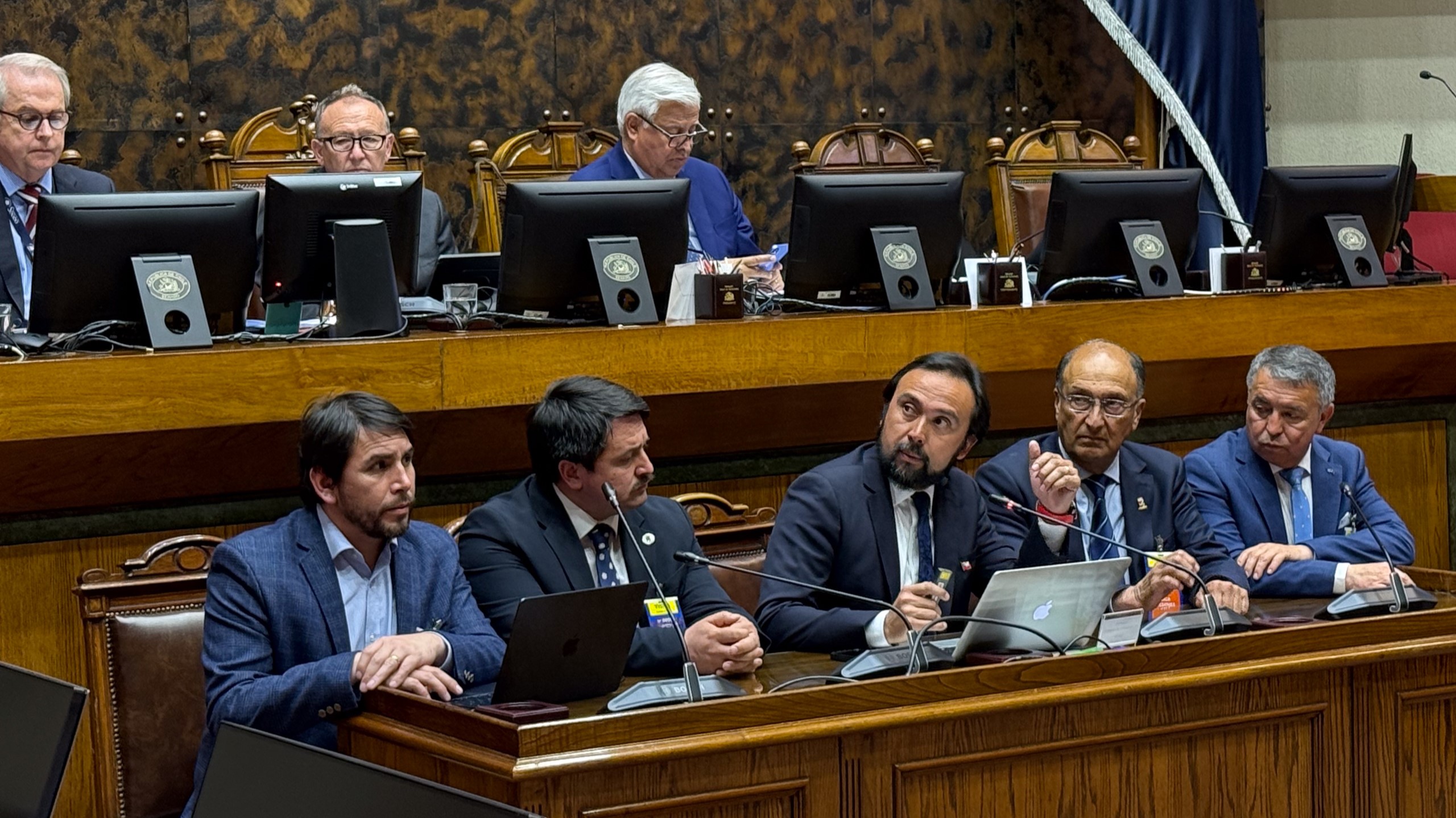 Gobernador Crisóstomo y alcaldes de Ñuble defienden presupuesto en comisión mixta del Senado