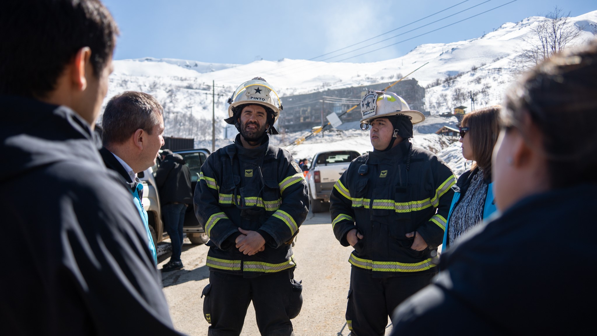 Gobierno Regional destaca labor de Bomberos de Pinto y evalúa la reposición de equipos tras incendio en Hotel Alto Nevados