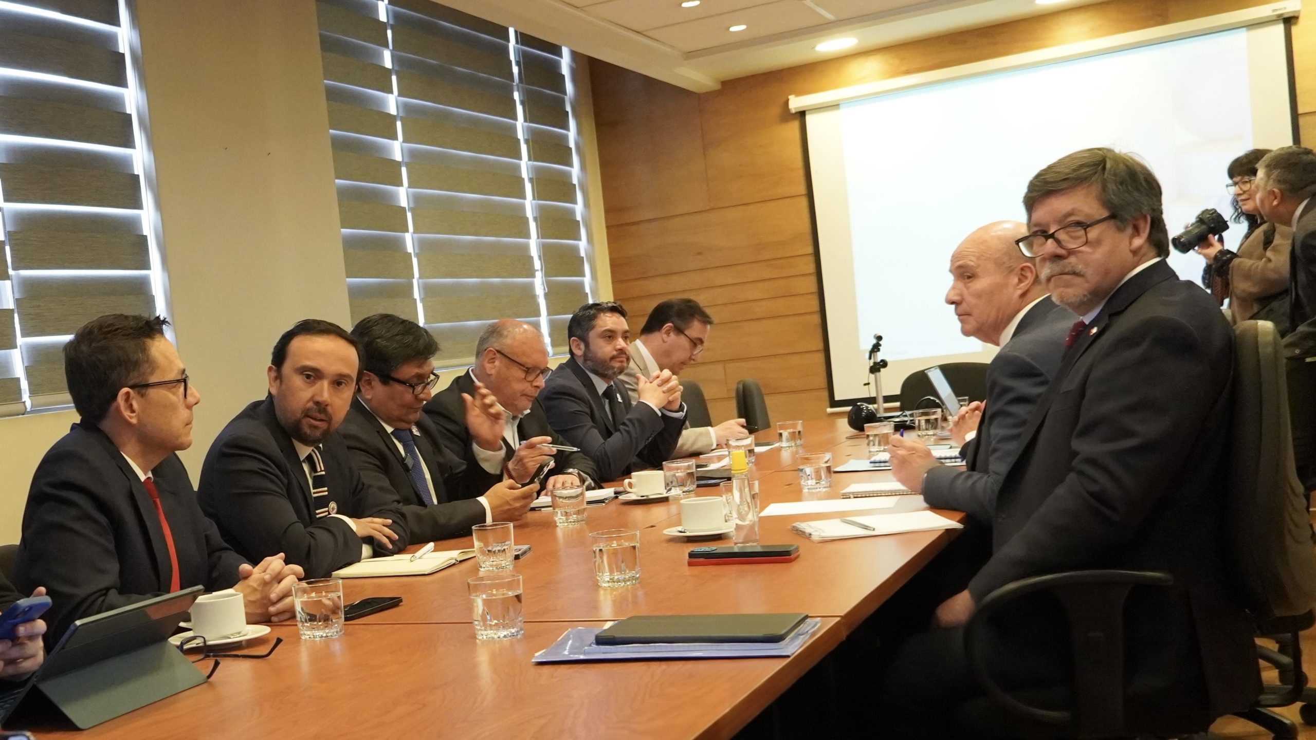 Nuevo Hospital Regional de Ñuble: Gobernador pide a Subsecretario Montt dar a conocer cronograma definitivo de apertura